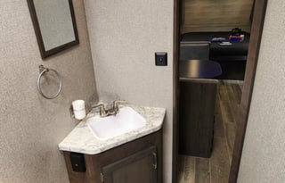 Adventure-Ready Family Camper/Sleeps 7/2021 Jayco