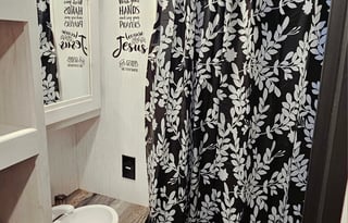 Only 99 weekday special,Sleeps 9,2 bed,1.5 bath