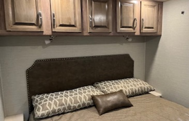 King RV bed