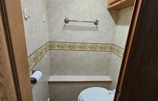 2004 Thor Four Winds Hurricane 32ft.