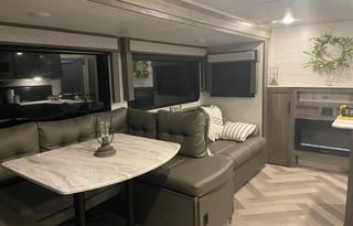 Great Family Getaway w/ Bunks (DELIVERY ONLY!)