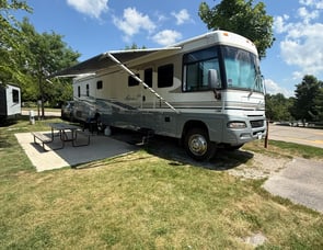 Winnebago Adventurer 38N