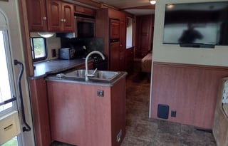 2013 Winnebago Vista 27N (Russ & Dona's Coach)