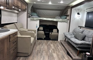 Entegra Accolade XT 35L - Adventure awaits