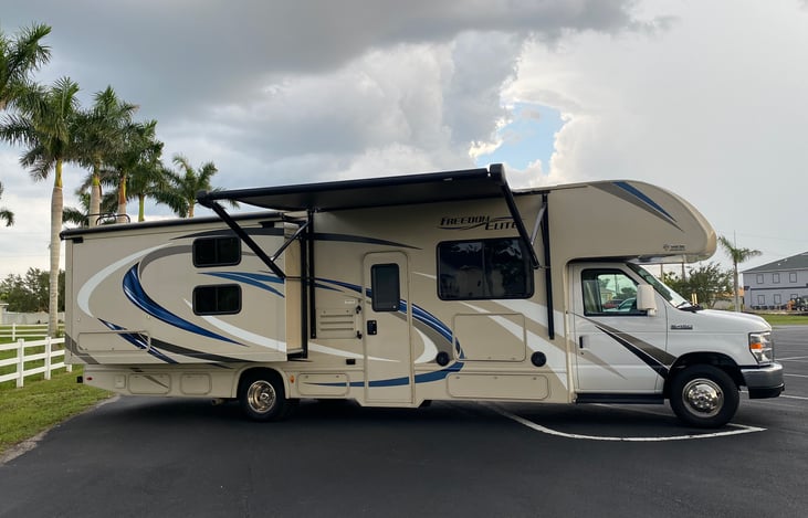 Outdoor TV and connection for LP grille (included)