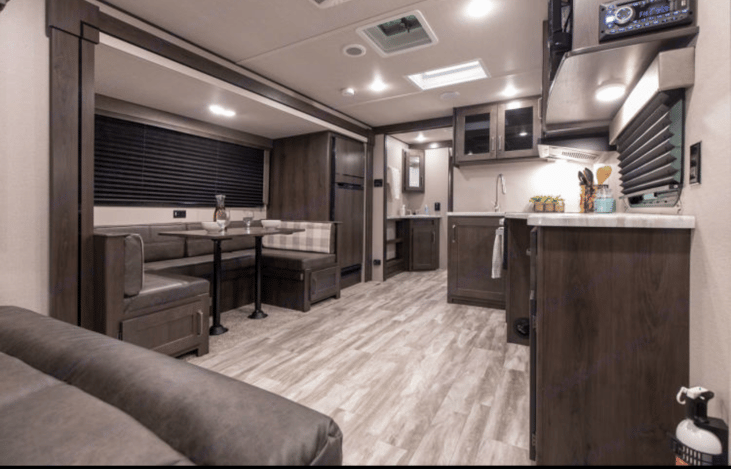 Spacious kitchen and dinning area