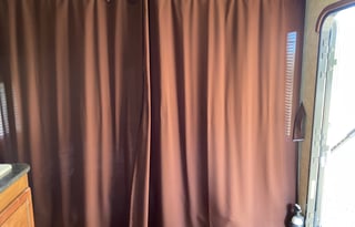 Bunkhouse - Cozy Camper! Sleeps 5-7