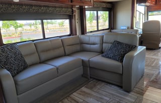 Fleetwood Discovery LXE 40'