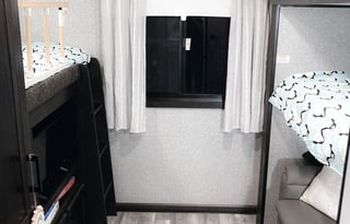 Brand New Beautifully Renovated 2022 Jayco Eagle