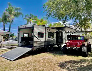 Dutchmen RV Coleman Lantern Series 250TQ