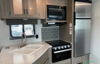 Brand New !!! 2021 Keystone Hideout