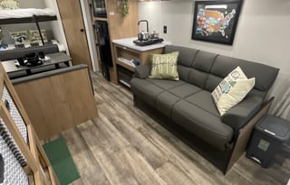 NEW 2024 29ft Light Weight Sleeps 8 Forest River