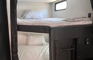 2022 32ft Cherokee Grey Wolf