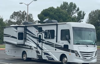 Rick and Cindy's 2023 Fleetwood Flair 32N