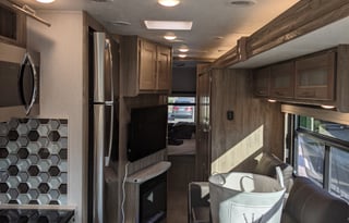 2021 Encore 325SS - Fully Stocked,Great for Parks