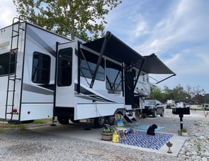 Alliance RV Paradigm 370FB