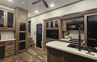 Z&S home on wheels with kids bunk room