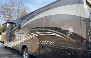 2010 Damon Challenger 371