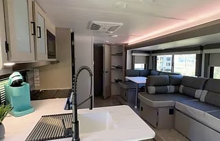 Scout -2024 Forest River Salem Cruise Lite 273QBXL