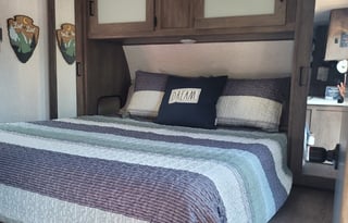 Welcome Friends - Monica Luxury Bunkhouse Trailer