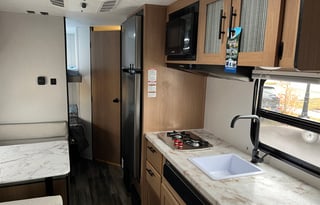 2022 Prime Time RV Avenger LT 22 Bunk House!