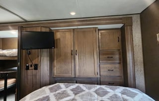 32' Bunkhouse w/WiFi - Your Home Away From Home