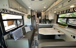 Modern Farmhouse Bunkhouse Motorhome 2022 Alante