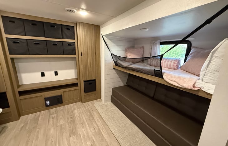 One bunk with Jack knife sofa