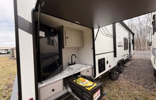 Family Adventure Camper – Apex 300BHS Bunkhouse RV