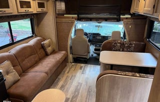 2016 Coachmen RV Freelander 32BH Ford 450