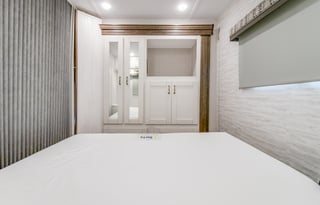 2024 Gulfstream 32ft W/ BUNKS