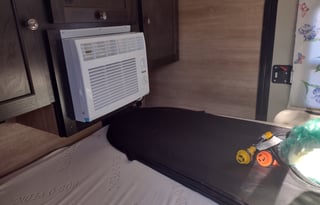 Super Clean! 2021 Braxton Creek Teardrop Trailer