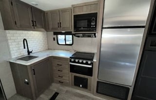Family Friendly 2022 Jayco Jay Flight - Sleeps 10