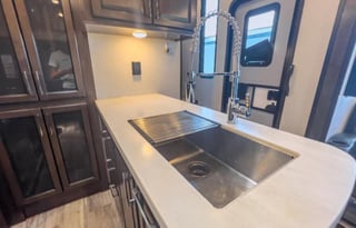 2021 Dutchmen Voltage 4135