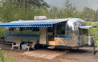 Silver Stays 1981 Airstream Excella II