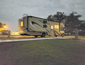 Thor Motor Coach Chateau 30D