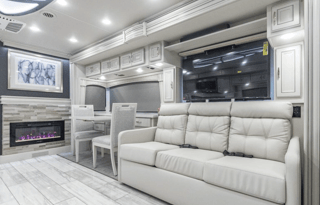2023 Fleetwood RV Discovery 38W