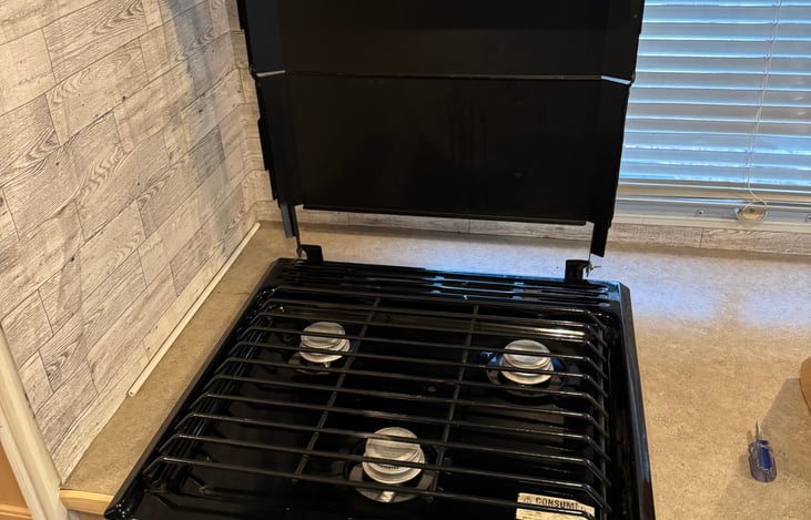 3 Burner Stovetop with Oven