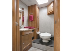 Arie's 2019 Thor Four Winds 29 foot C class