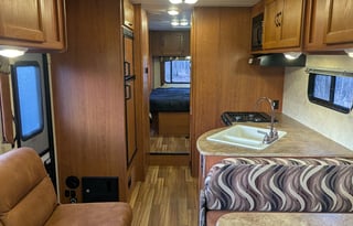2014 Chevy RV of Altoona- Super Clean!