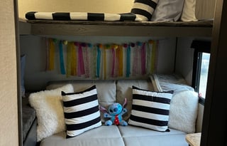 Camper For Rent – Sleeps 7 Comfortably!