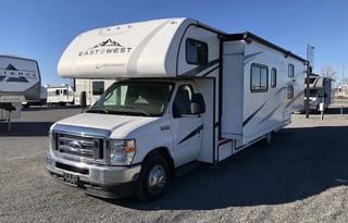 Luxury Family RV • Sleeps 8 • Bunks | Scout