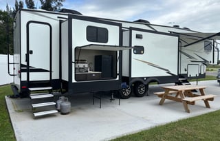 2023 Shasta Phoenix 367bh fifth wheel