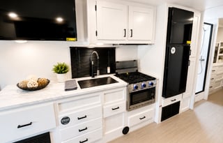 Adventure Awaits – Luxury Class C, Sleeps 8! 2024