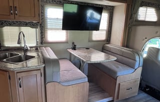 2017 Thor Motor Coach Four Winds 28Z