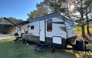 Keystone Hideout 29DFS Bunkhouse