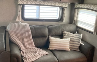 Family Friendly Hybrid Tent Trailer