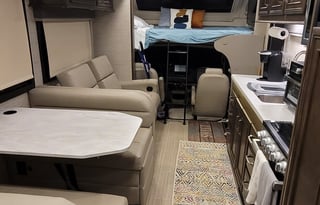 "Seoul Drifter" - 2022 Class C RV