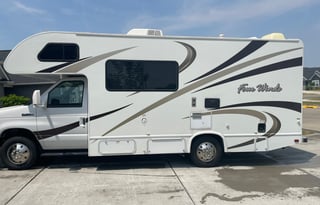 2015 Thor Motor Coach Four Winds 22E