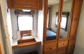 2002 Winnebago Minnie